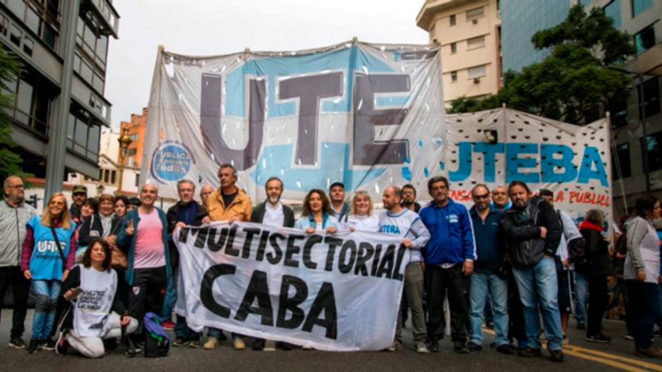 "Nos hemos encontrado con problemas de humedad, filtraciones, mobiliario arrumbado, obras sin terminar en las escuelas porteñas", Pablo Francisco