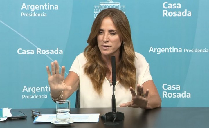 Tolosa Paz confirmó la baja de 100 mil planes y aseguró que "las cosas no se hacen como quiere Belliboni”