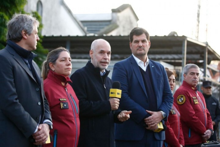 Rodríguez Larreta oficializó el uso de las pistolas Taser en la Ciudad con críticas al Gobierno